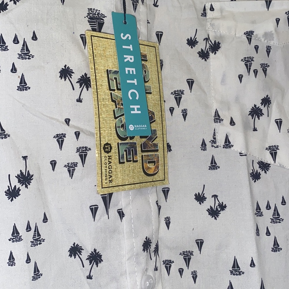 Buttoned Down Short Sleeve Shirt - Picture 3 of 4